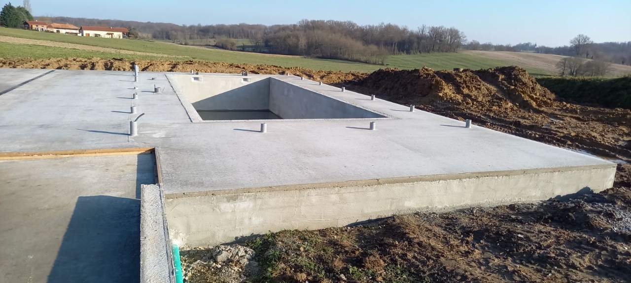 Dalle et bassin béton